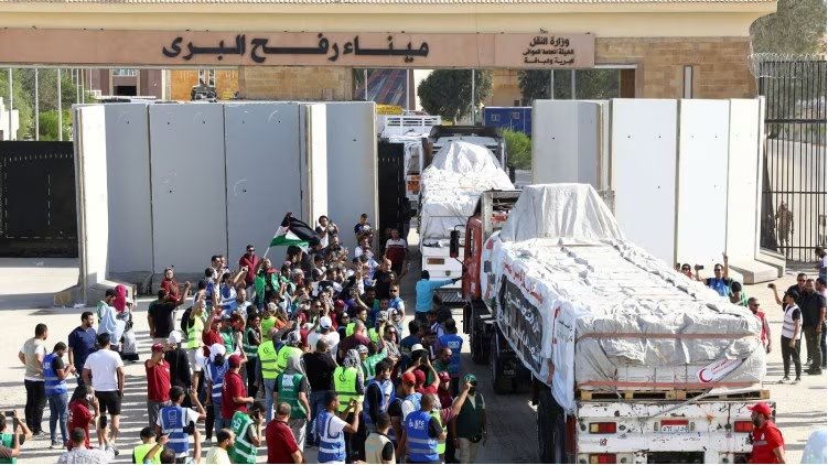Americans depart Gaza via the Rafah border crossing into Egypt
